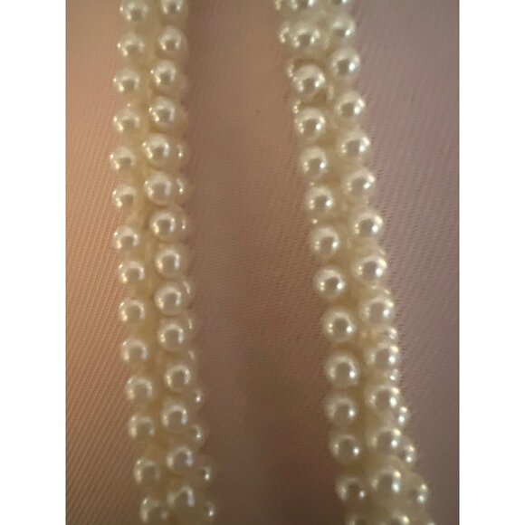 Vintage Jewelry Set Seed Pearl Necklace PLUS Clip Earrings Lightweight Ballet - Picture 9 of 12